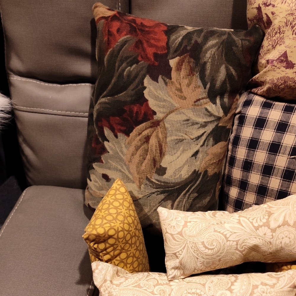 Set Of 5 Purse Pillows  Various Sizes. Colors Vary Buy It Now - Picture 4 of 4